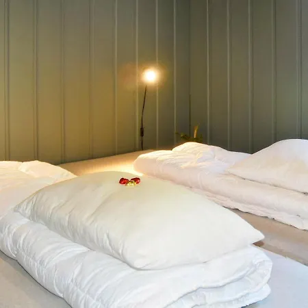 Дом отдыха 4 Person Holiday In *