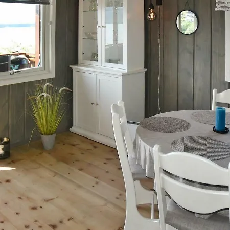 4 Person Holiday In Hébergement de vacances Molde